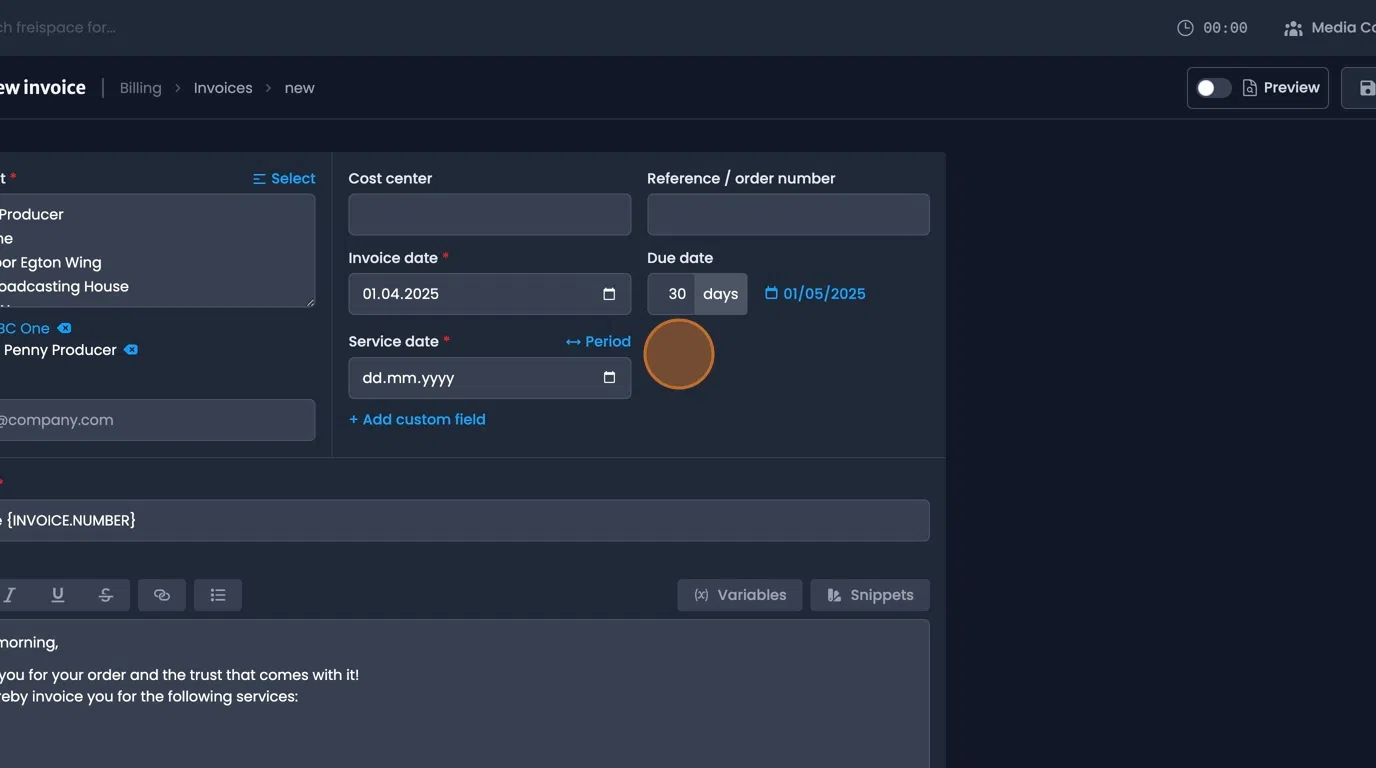 Invoice details checkboxes for date, due date, and service period configuration